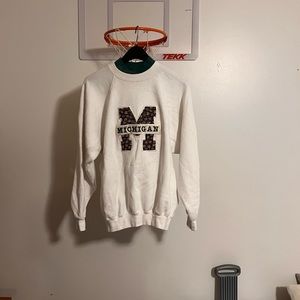 Vintage michigan sweater